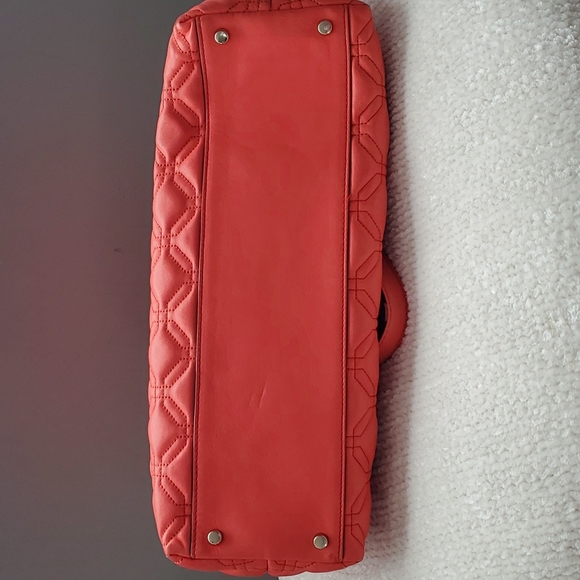 Kate Spade coral handbag with gold chain straps - Picture 5 of 6